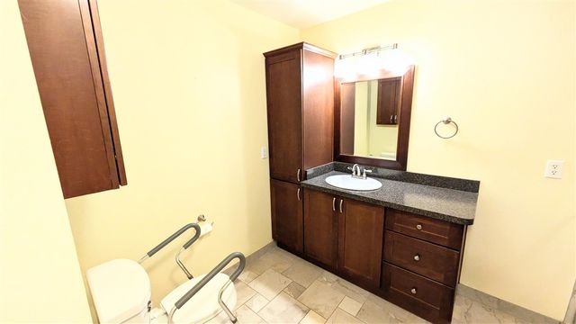 23721 W Lake Circle 14, Brownstown, MI 48183