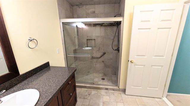 23721 W Lake Circle 14, Brownstown, MI 48183