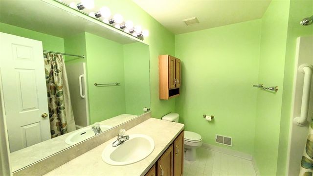 23721 W Lake Circle 14, Brownstown, MI 48183