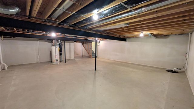 23721 W Lake Circle 14, Brownstown, MI 48183