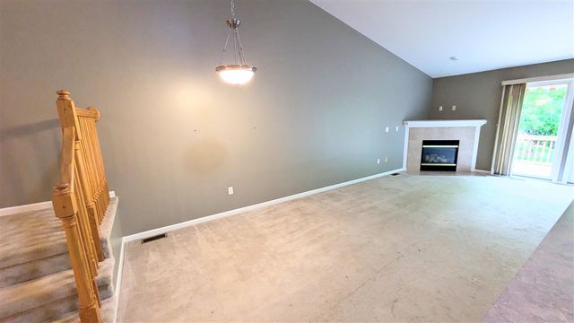 23721 W Lake Circle 14, Brownstown, MI 48183