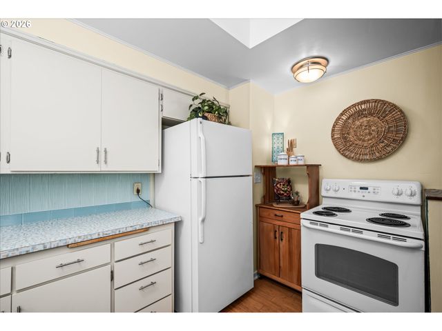 3210 ROYAL Ave, Eugene, OR 97402