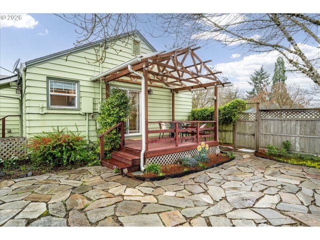 3210 ROYAL Ave, Eugene, OR 97402