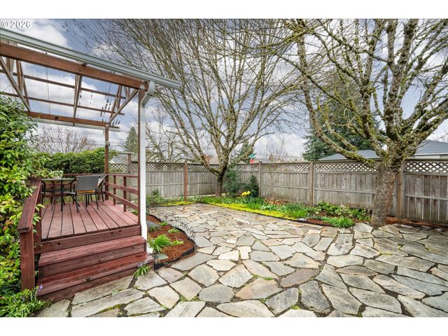 3210 ROYAL Ave, Eugene, OR 97402