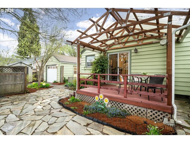 3210 ROYAL Ave, Eugene, OR 97402