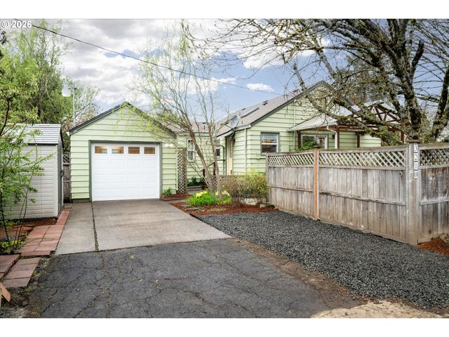 3210 ROYAL Ave, Eugene, OR 97402