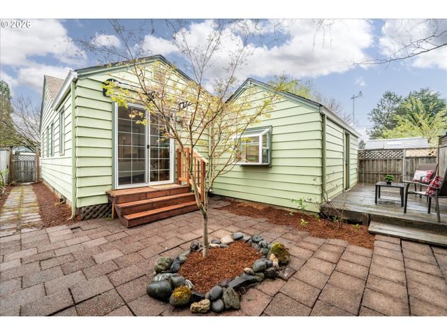 3210 ROYAL Ave, Eugene, OR 97402