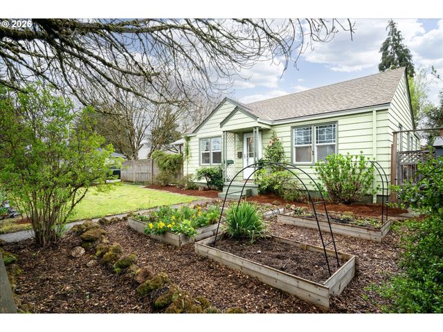3210 ROYAL Ave, Eugene, OR 97402