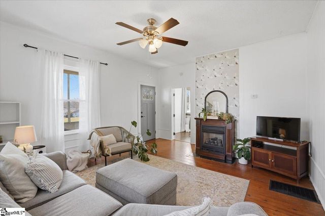 17 1st Street, Inman, SC 29349