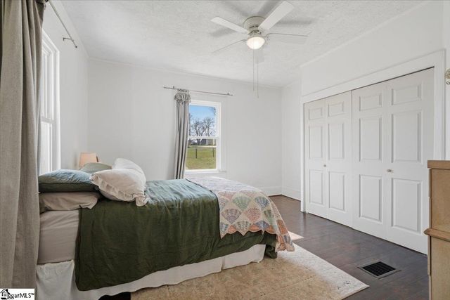 17 1st Street, Inman, SC 29349