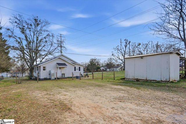 17 1st Street, Inman, SC 29349