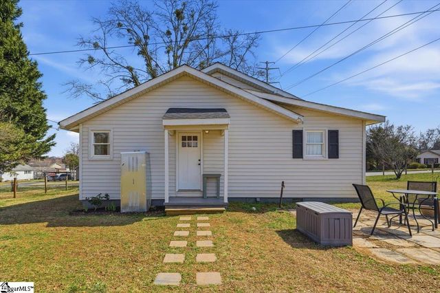 17 1st Street, Inman, SC 29349