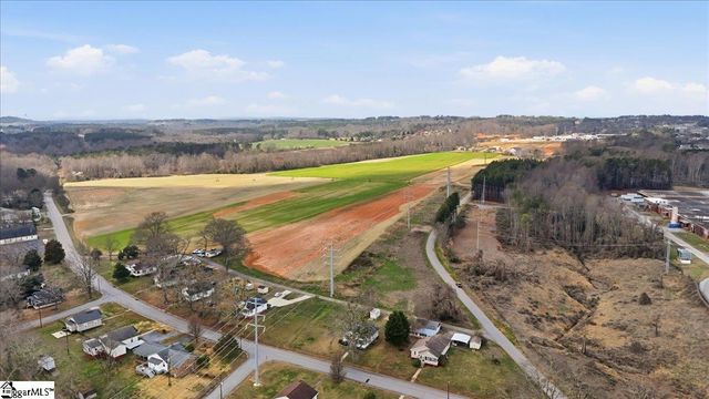 17 1st Street, Inman, SC 29349