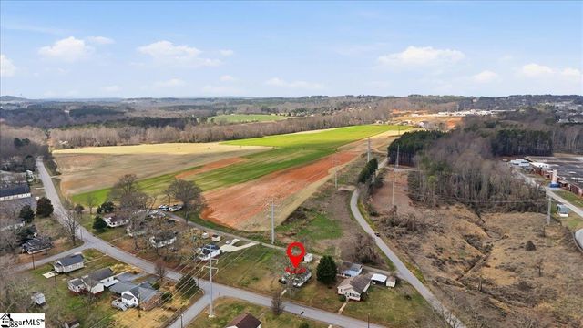 17 1st Street, Inman, SC 29349