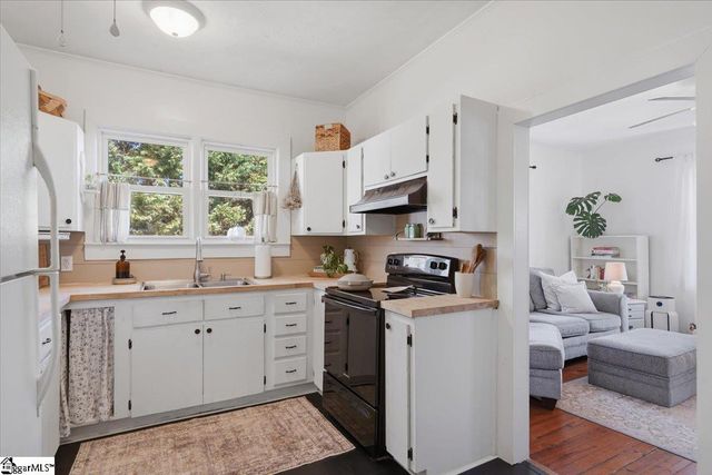 17 1st Street, Inman, SC 29349