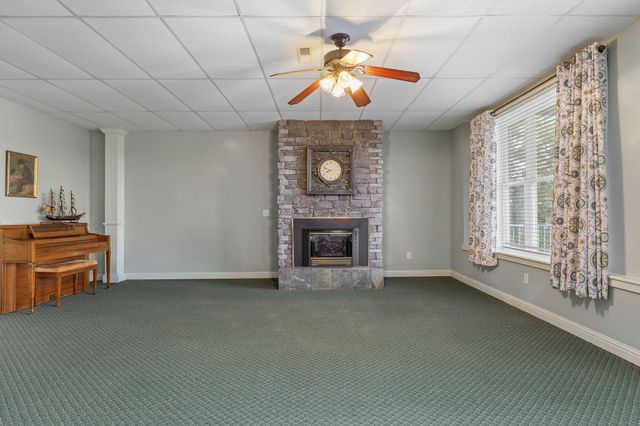 112 Moondance, Blue Eye, MO 65611