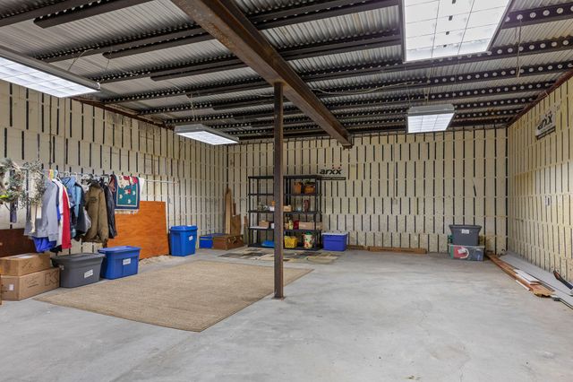 112 Moondance, Blue Eye, MO 65611