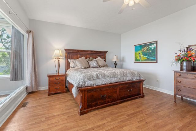 112 Moondance, Blue Eye, MO 65611