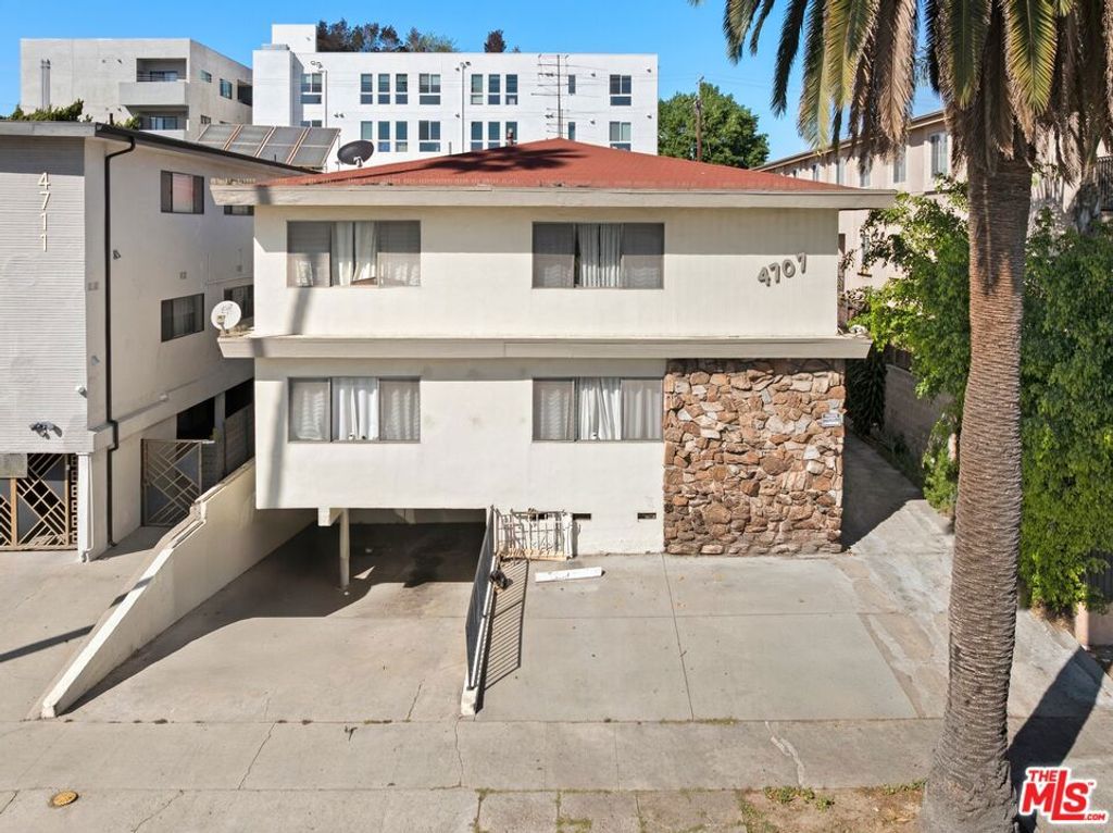 Image 8 of property listing at 4707 Beverly Boulevard, Los Angeles, CA 90004
