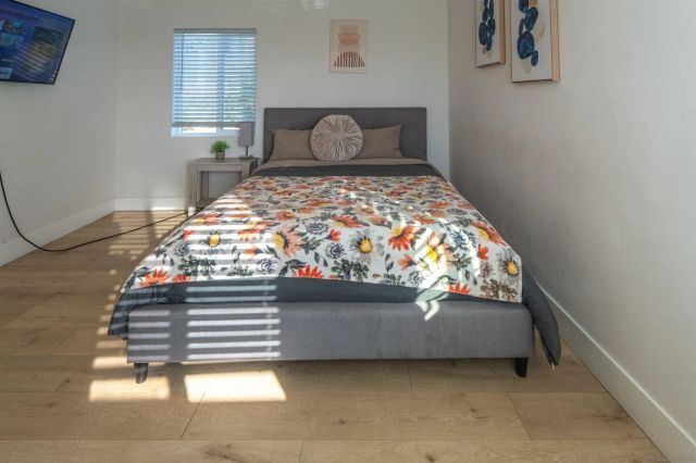 5545 San Onofre Ter, San Diego, CA 92114
