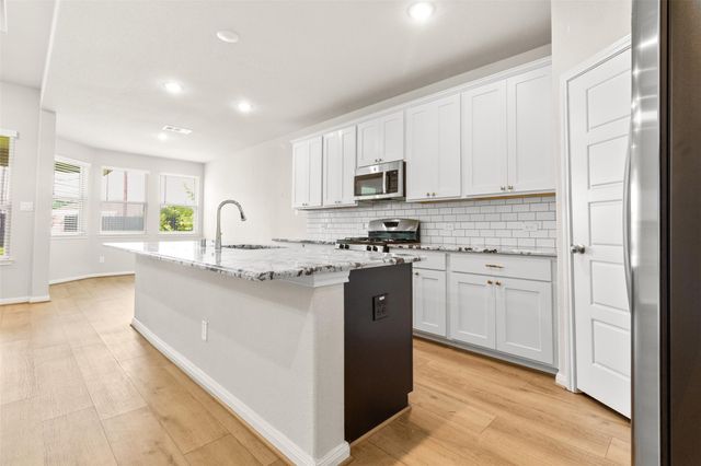 25008 Calais New Court Lane, Kingwood, TX 77339