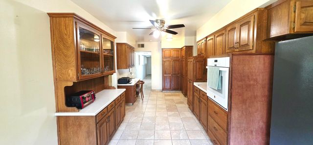 681 W Belleview Avenue, Porterville, CA 93257