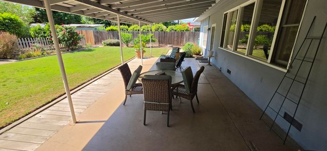 681 W Belleview Avenue, Porterville, CA 93257