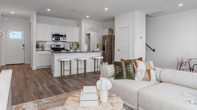 7611 Inwood Hills Lane, Houston, TX 77088