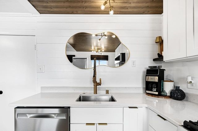 2225 Lakeshore DRIVE, Kansasville, WI 53139