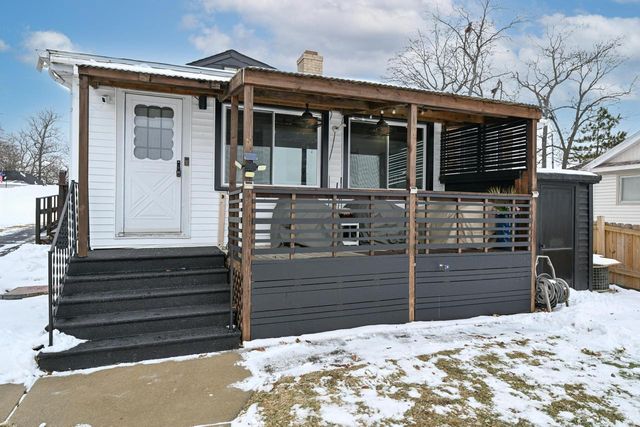 2225 Lakeshore DRIVE, Kansasville, WI 53139