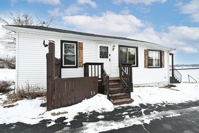 2225 Lakeshore DRIVE, Kansasville, WI 53139