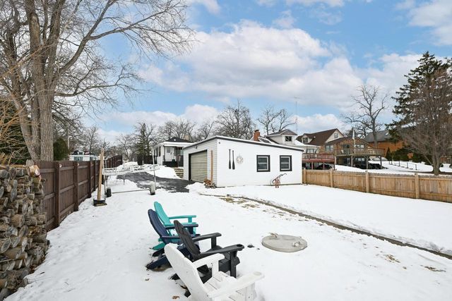 2225 Lakeshore DRIVE, Kansasville, WI 53139