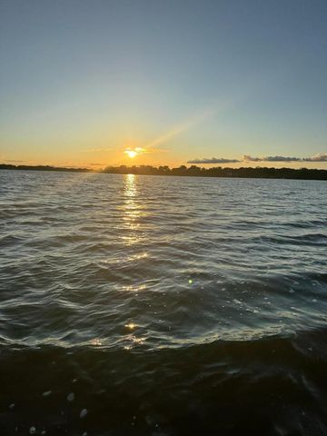 2225 Lakeshore DRIVE, Kansasville, WI 53139