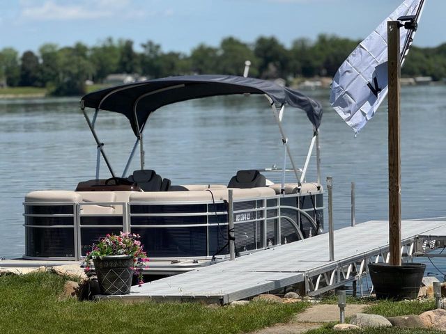 2225 Lakeshore DRIVE, Kansasville, WI 53139