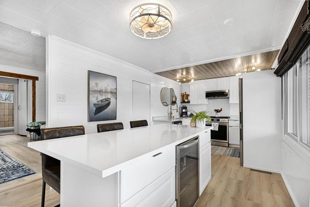 2225 Lakeshore DRIVE, Kansasville, WI 53139