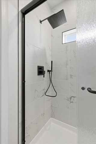 465 Arnos Street, Talent, OR 97540