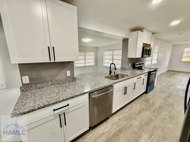 204 N Palm Street, Jesup, GA 31546