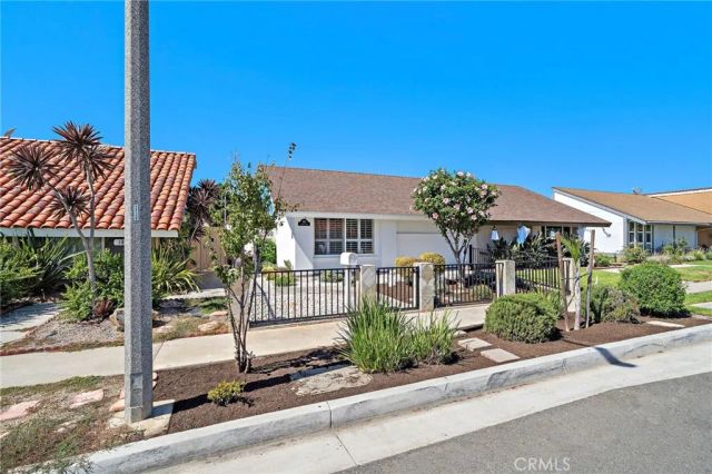 1817 Alsuna Lane, Huntington Beach, CA 92648