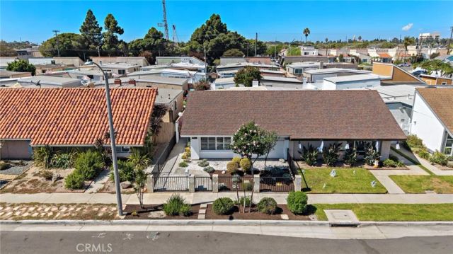 1817 Alsuna Lane, Huntington Beach, CA 92648