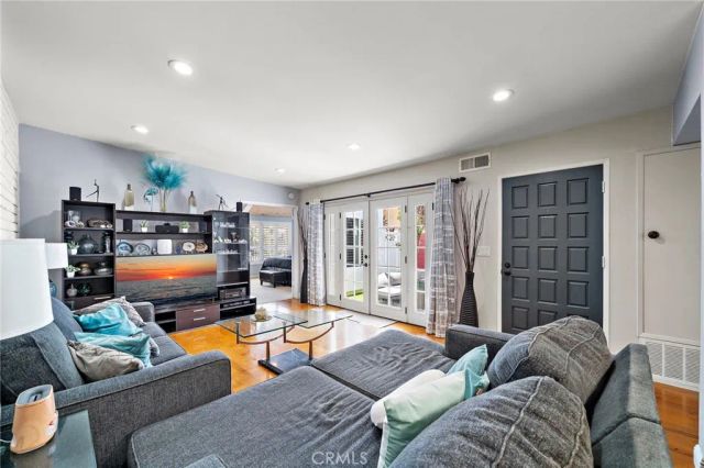 1817 Alsuna Lane, Huntington Beach, CA 92648