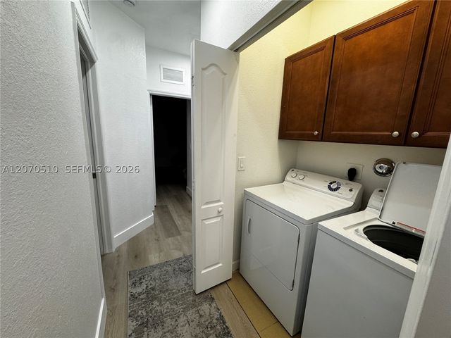 8715 NW 98th Ave 8715, Doral, FL 33178