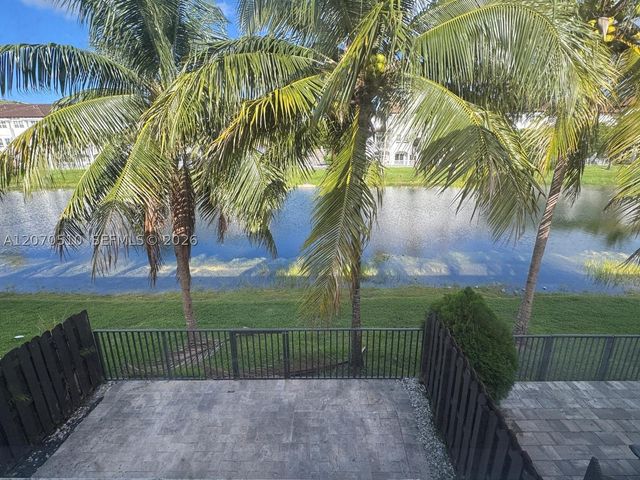 8715 NW 98th Ave 8715, Doral, FL 33178