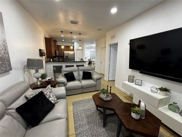 8715 NW 98th Ave 8715, Doral, FL 33178