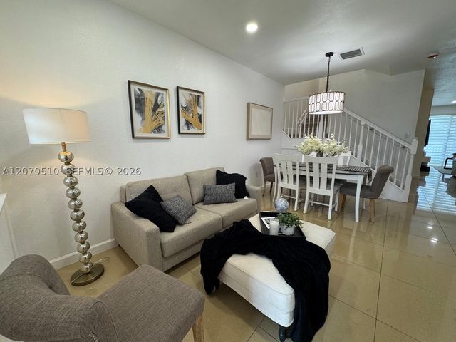 8715 NW 98th Ave 8715, Doral, FL 33178