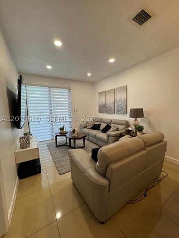 8715 NW 98th Ave 8715, Doral, FL 33178