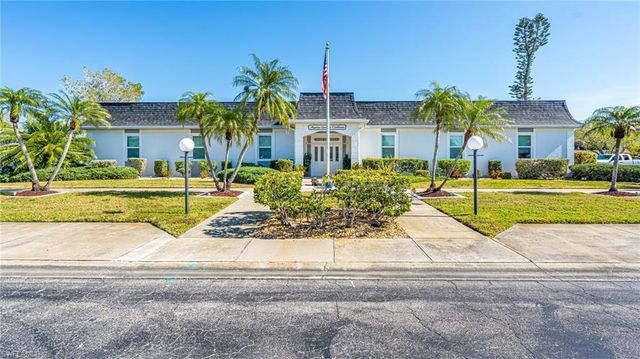 6869 Bogey DR, Fort Myers, FL 33919