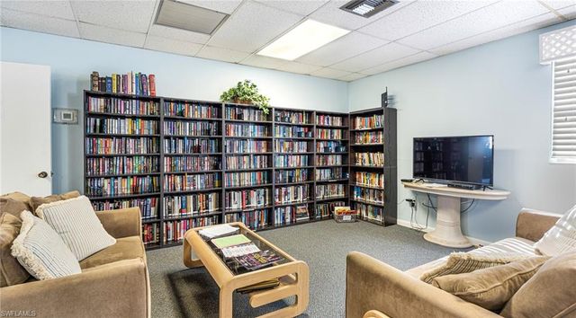 6869 Bogey DR, Fort Myers, FL 33919