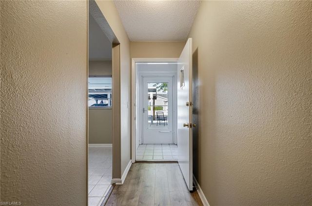 6869 Bogey DR, Fort Myers, FL 33919