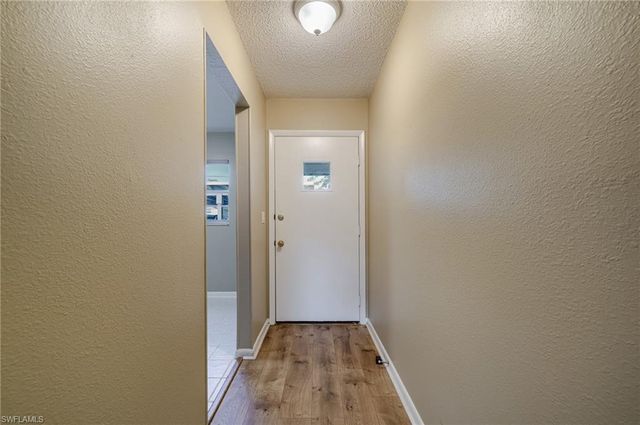 6869 Bogey DR, Fort Myers, FL 33919