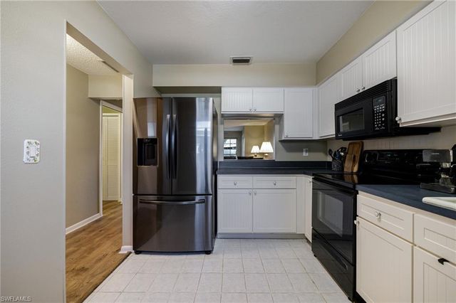 6869 Bogey DR, Fort Myers, FL 33919